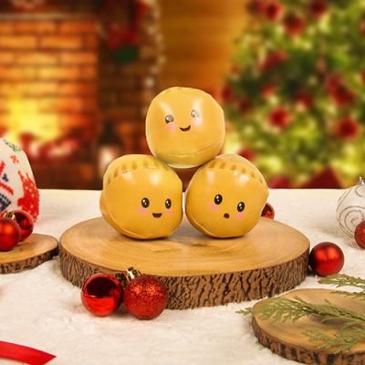 Image 2 of Christmas Mince Pie Juggling Balls (£7.99)